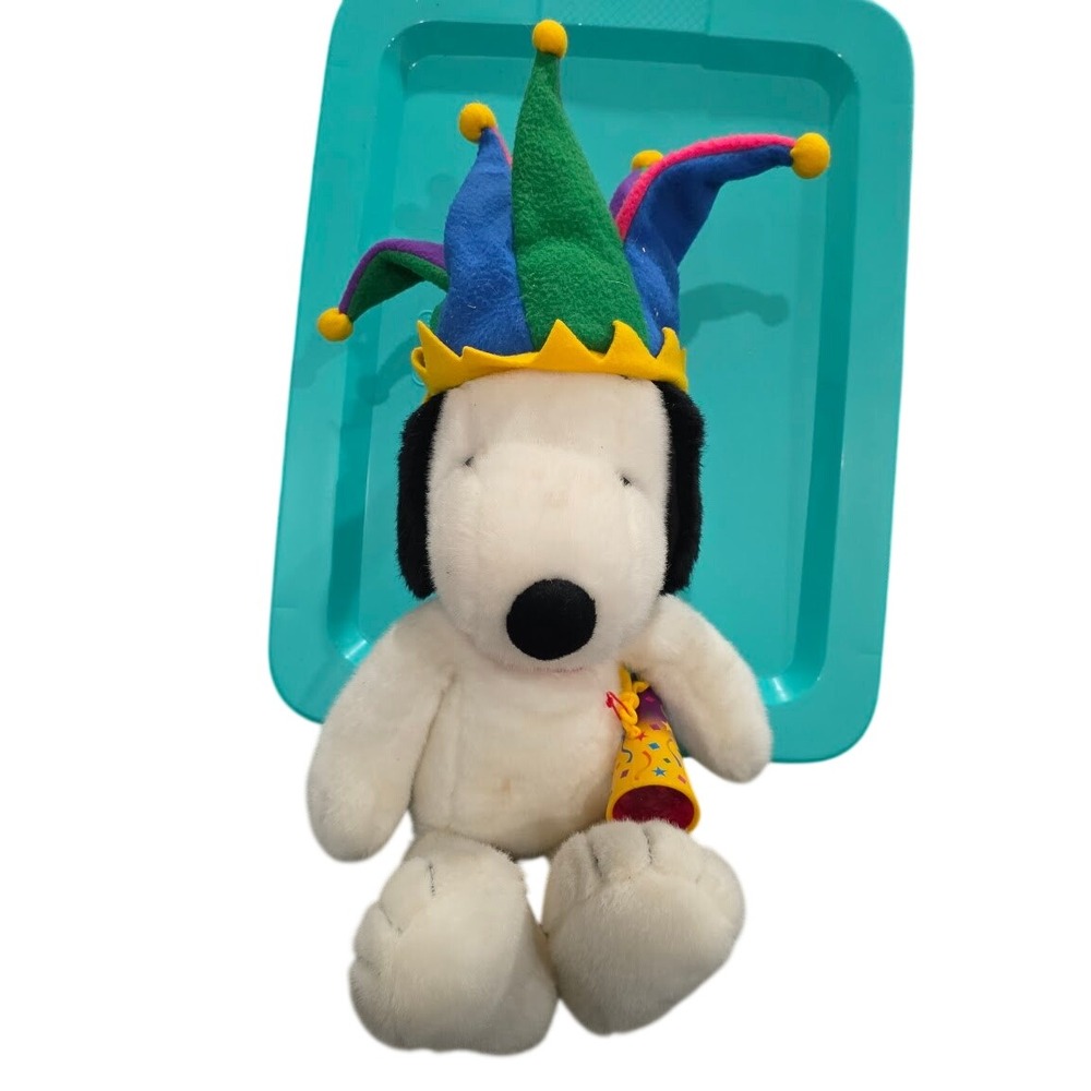 Vintage Snoopy Macy's Millennium 2000 Plush Peanuts Jester Hat New Year Toy